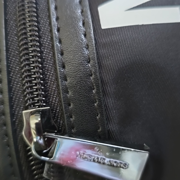 MICHAEL KORS BELT BAG🥰 - Picture 2 of 8